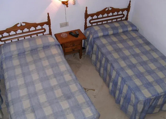 Alicante بيت ضيافة 2*